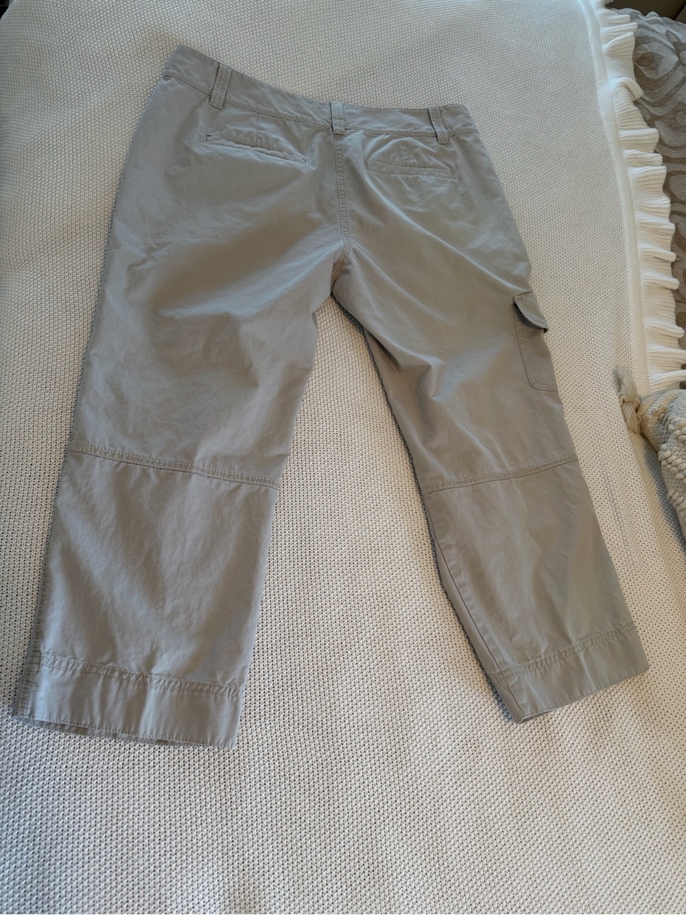 Ann Taylor Signature Fit Cargo Capri Pants Stone Taupe Size 6 - Picture 11 of 13